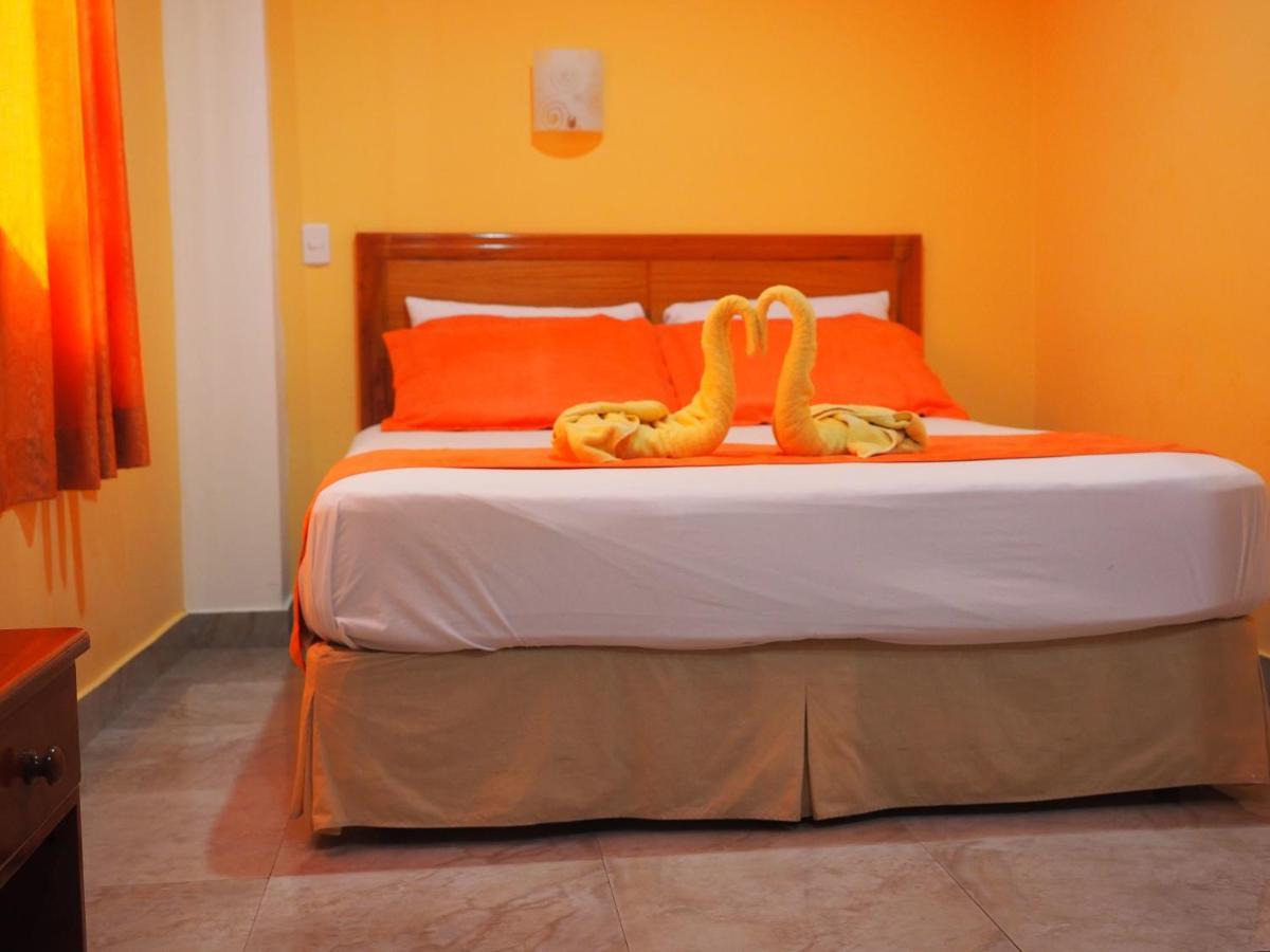 Hostal Espana Puerto Ayora  Bagian luar foto
