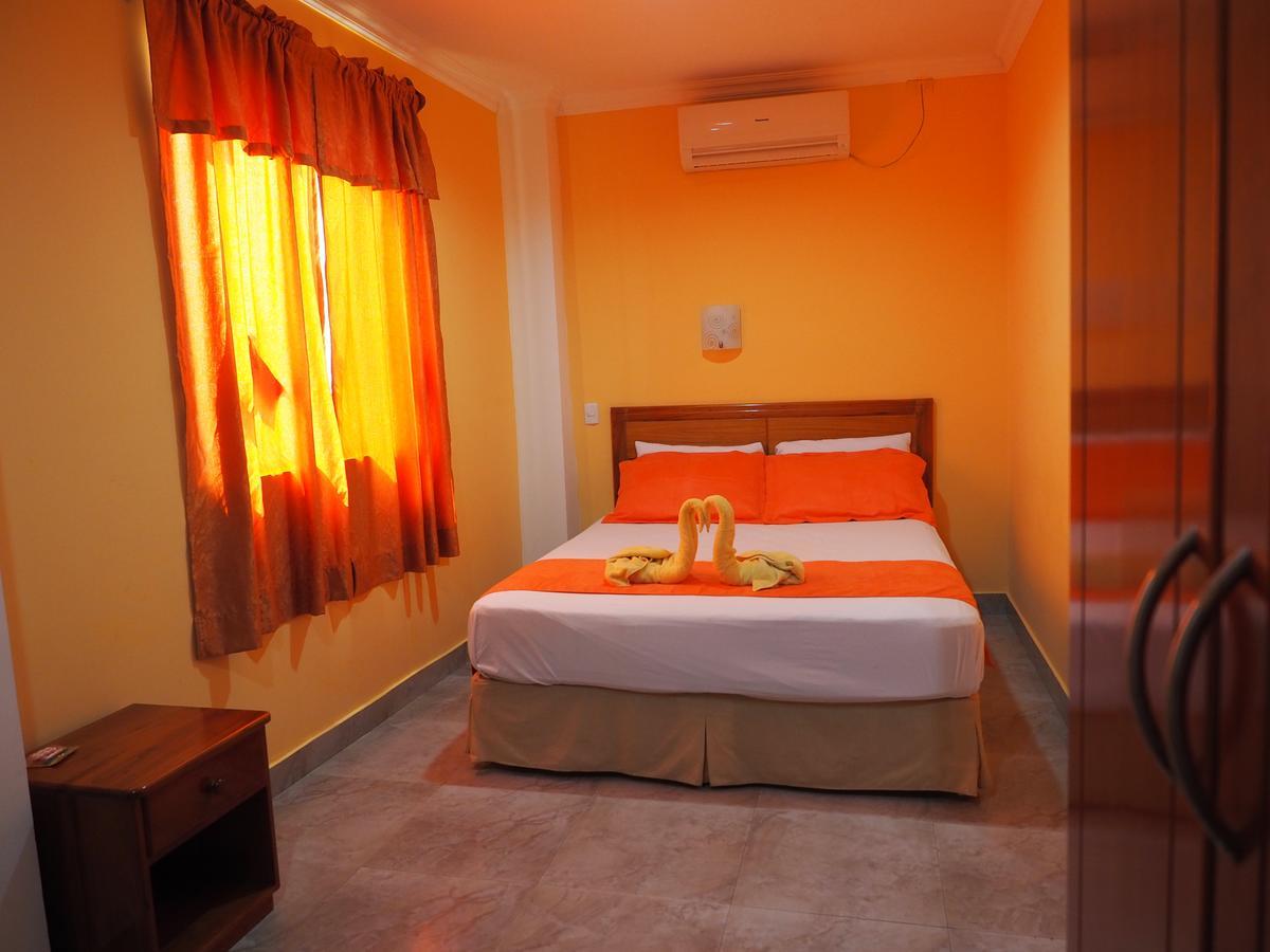Hostal Espana Puerto Ayora  Bagian luar foto