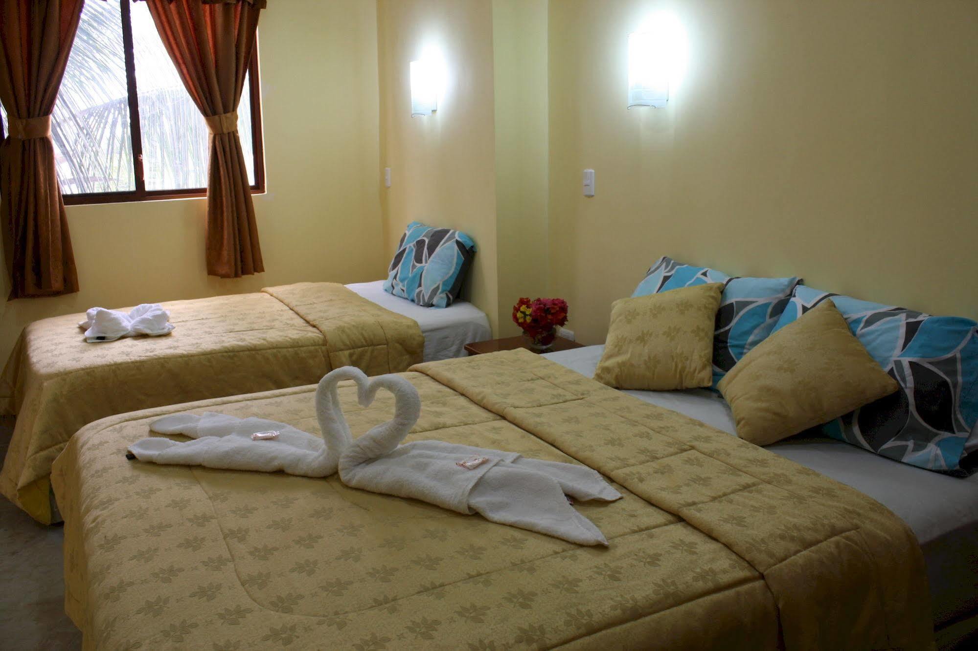 Hostal Espana Puerto Ayora  Bagian luar foto