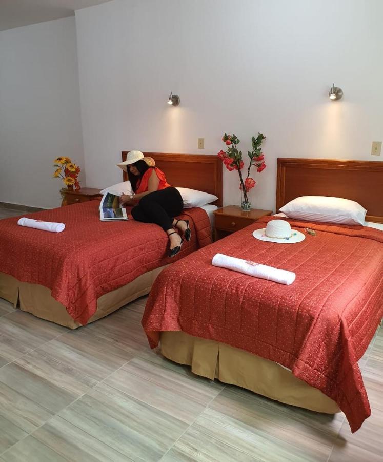 Hostal Espana Puerto Ayora  Bagian luar foto